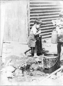 Fotografía de niños en campamento